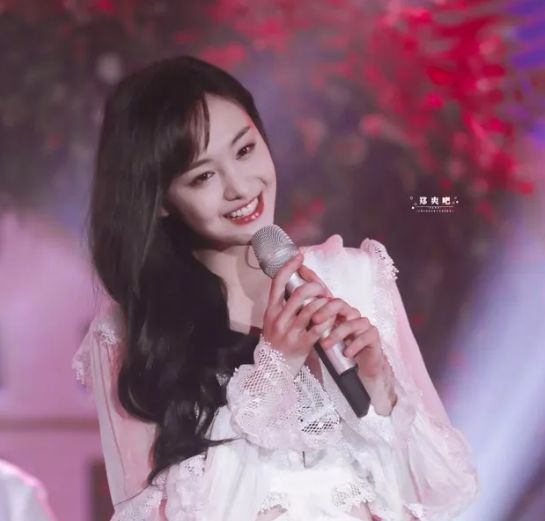 发际线高适合刘海教程不用卷发棒,发际线高不让有刘海怎么扎马尾