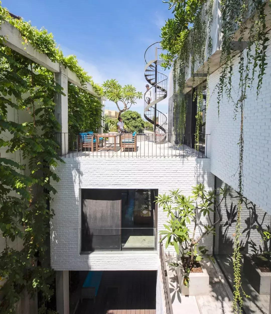 他花150万造零消耗的家，不开空调和网络：家人互动，不该隔着网