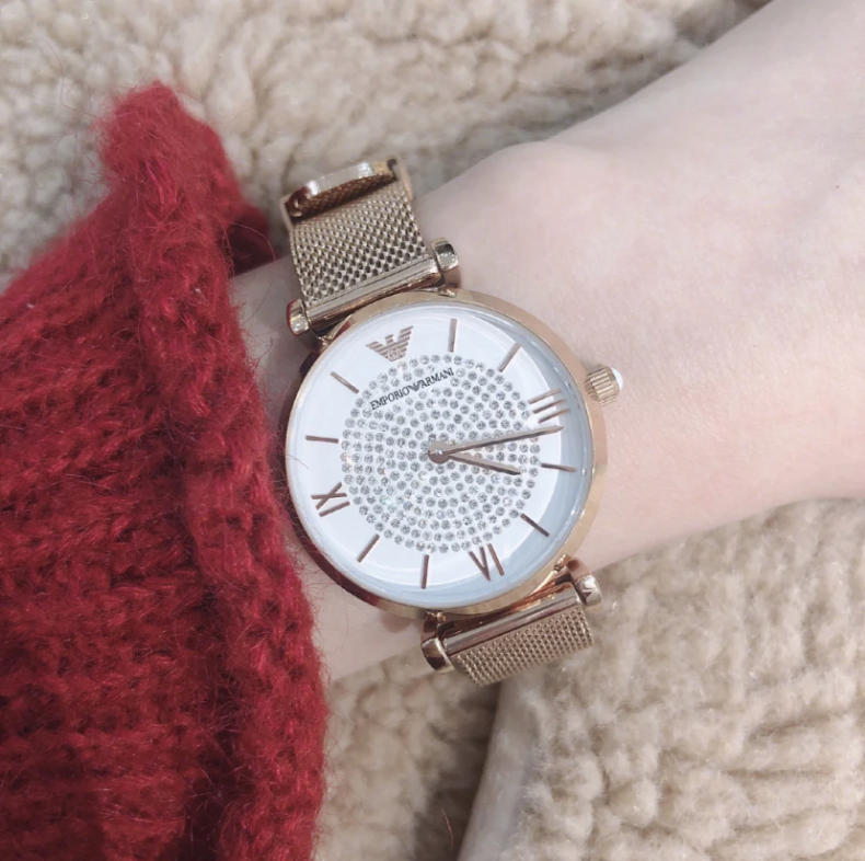 阿玛尼满天星手表送女生,阿玛尼满天星手表买回来不用调吗