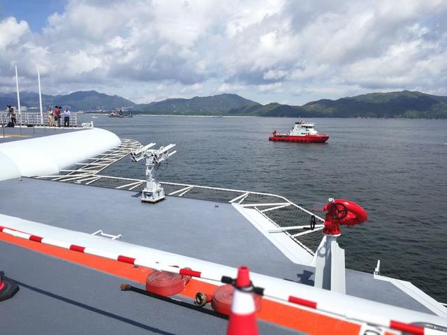 参观辽宁号航母,参观辽宁舰第一视角