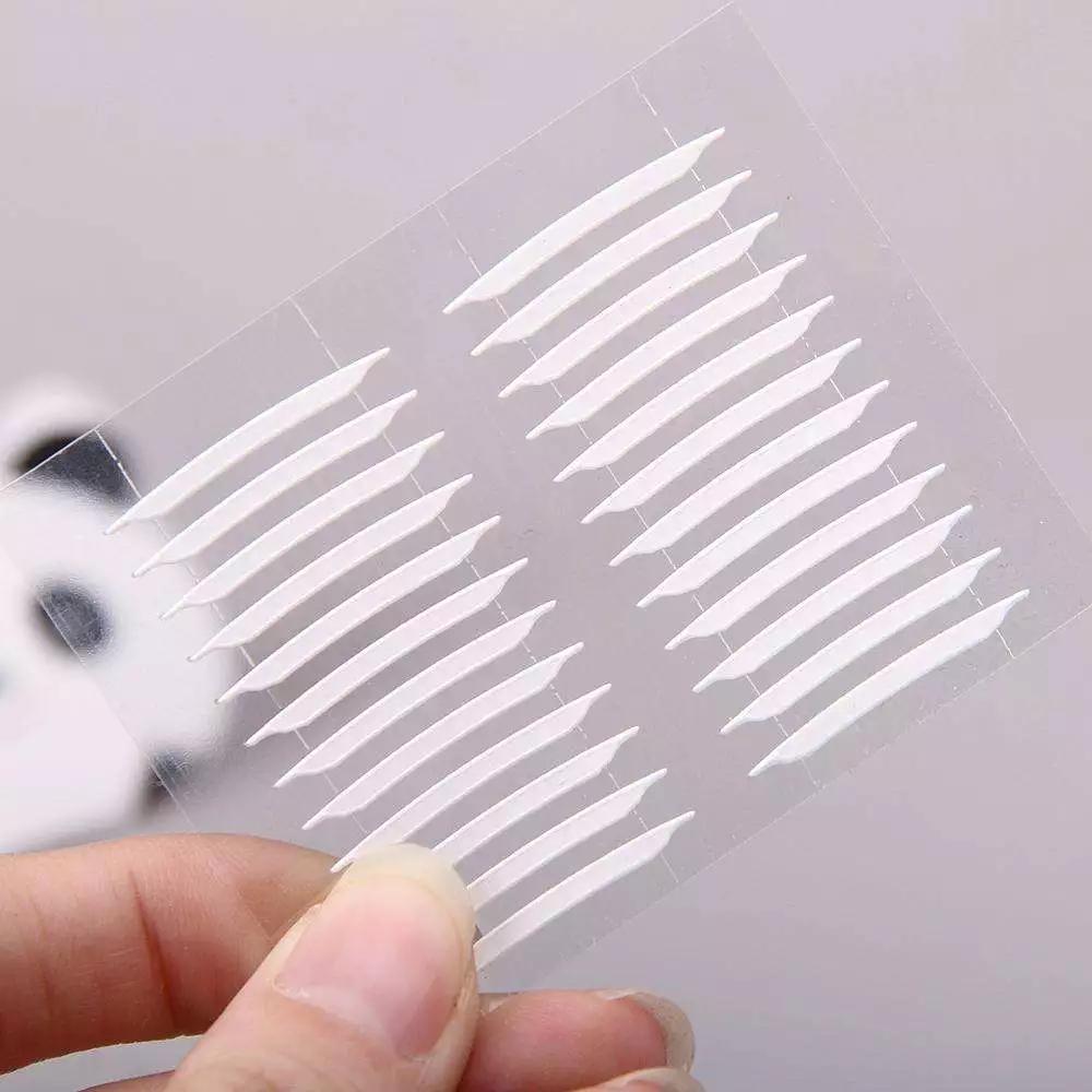 王一博和大张伟戴发带的照片,王一博耍帅大张伟