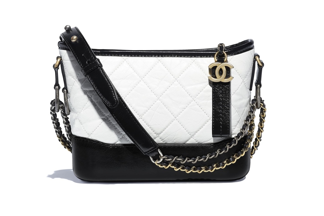 一瓶矿泉水18万,一瓶矿泉水60多亿