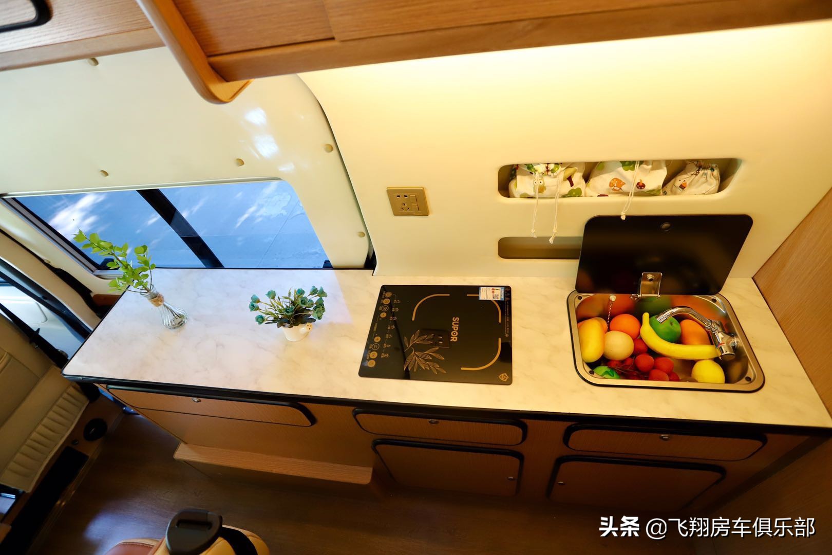 福特进口3.5tt双涡轮增压四驱房车,低调新福特全顺