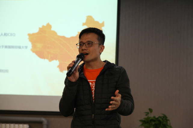 1百元赚到一百万,一百人民币去澳门换钱