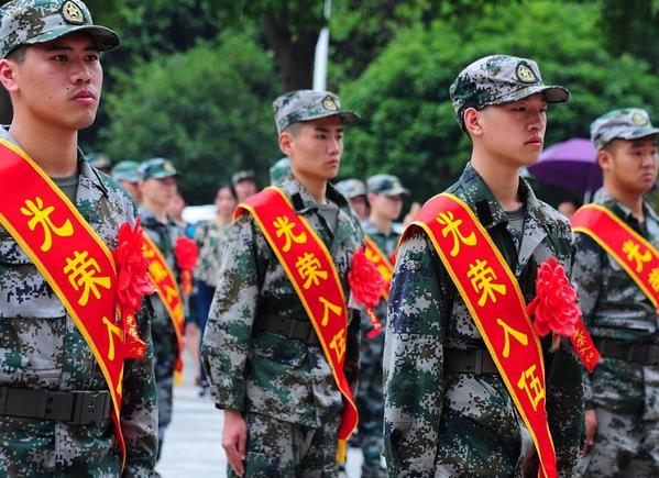 征兵158女生可以报什么兵种,2024年女生刚好158可以征兵吗