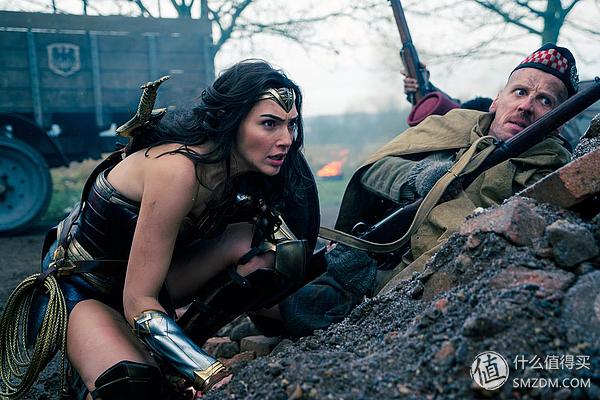 看腻了小鲜肉？《海王》凭肌肉和女神实现口碑逆袭：DC漫改指南