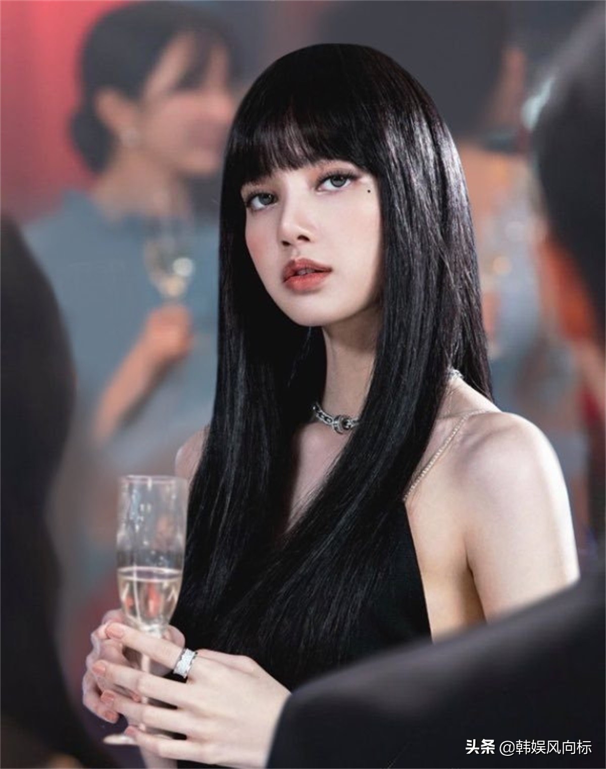 BLACKPINKLisa的这身宝格丽服装，需要花费多少钱？