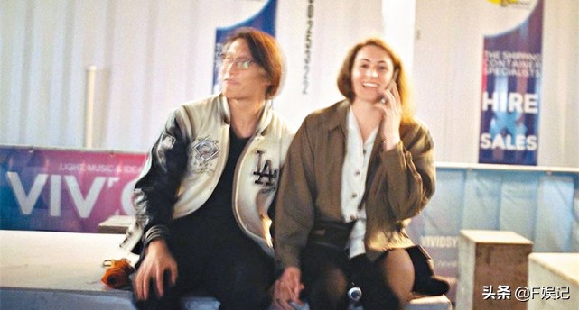 马德钟惠英红儿子,马德钟和他儿子的照片