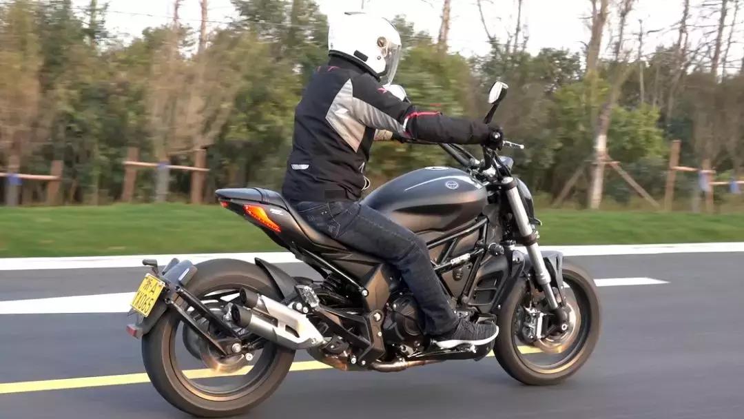 贝纳利502测评骑士网,国产大魔鬼贝纳利502c