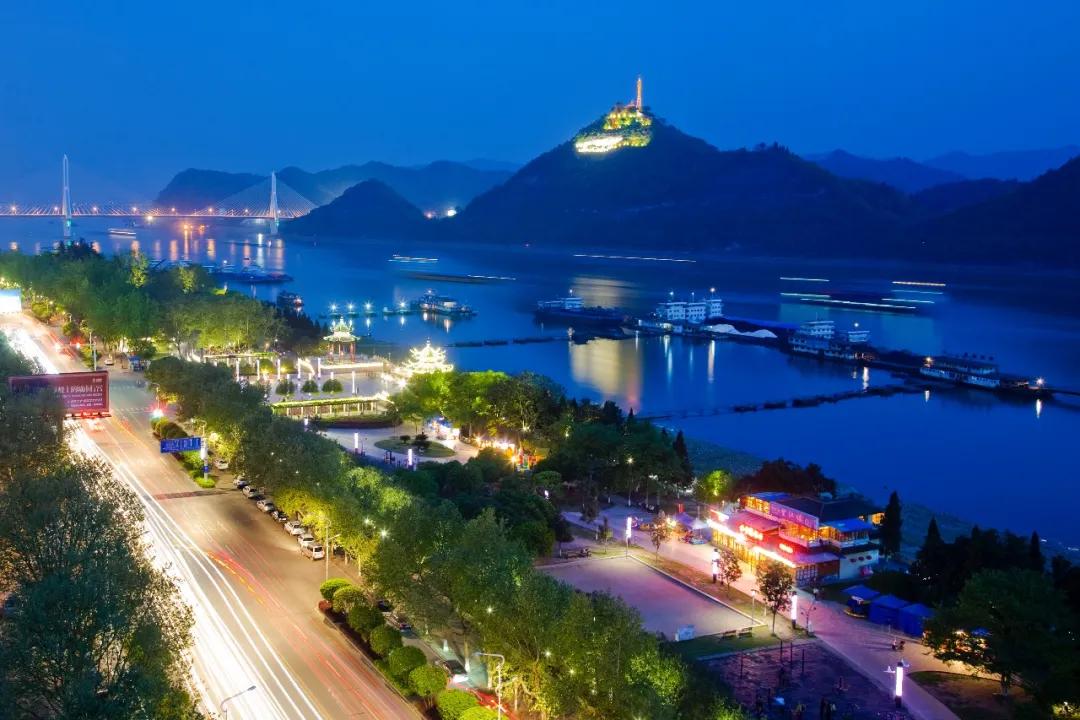 荆楚文化优美诗句,关于湖北的诗句有哪些