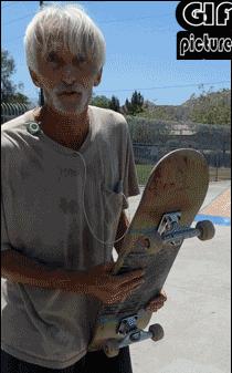 搞笑gif目光全在腿上了,爆笑gif动图我们一起出去霸气一点