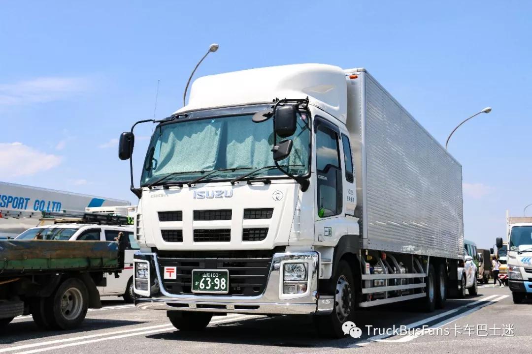 日本高速公路服务区随拍！卡车居然都这么帅