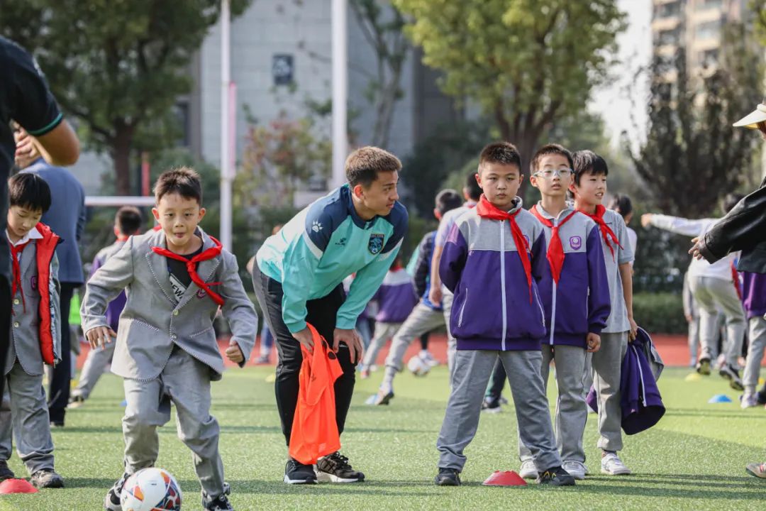 共建活动|支云狼兵走进南通紫琅一小，共度冲甲三周年纪念日