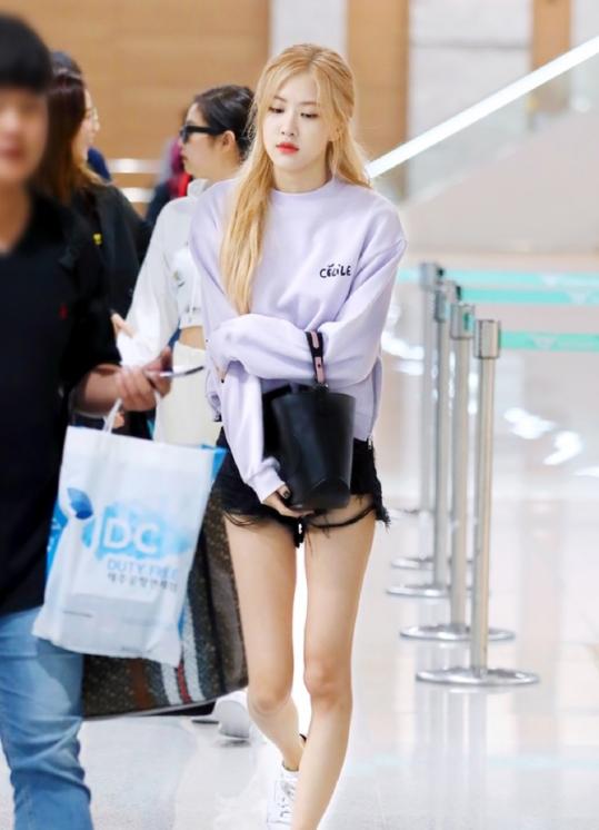 朴彩英穿搭上短下长,朴彩英穿搭光腿神器