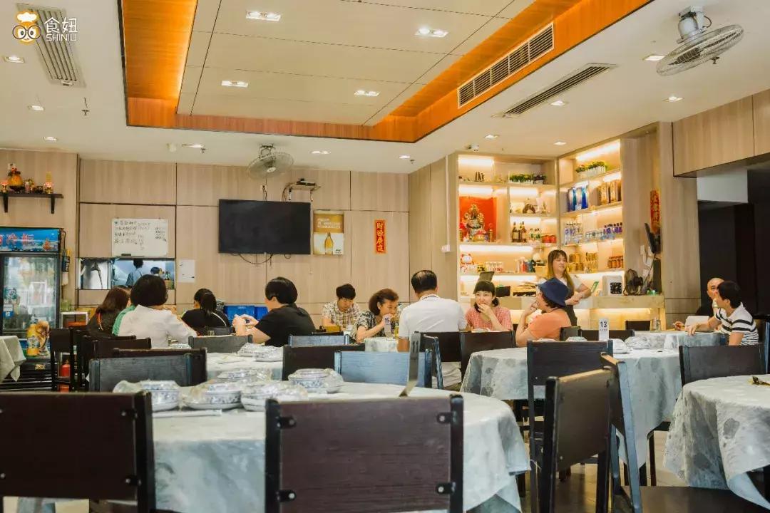 架着凶器吃濑尿虾，简单又粗暴