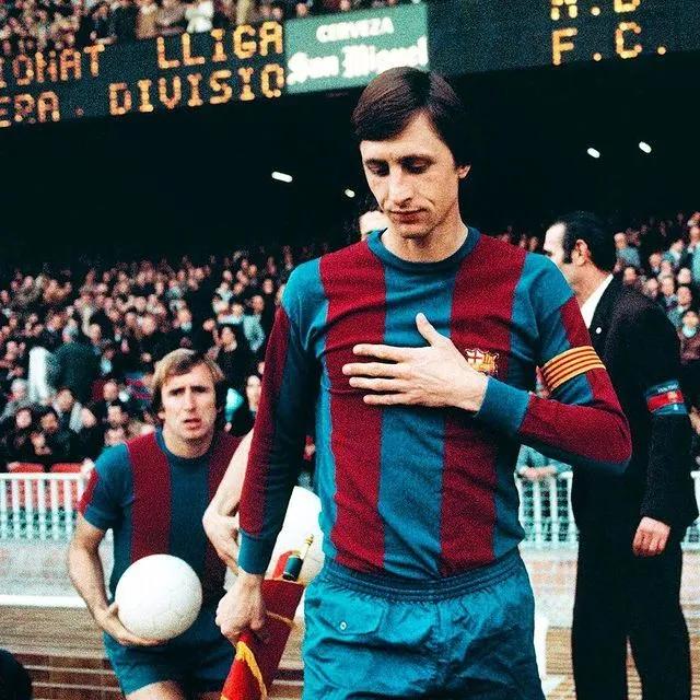 巴萨纪念克鲁伊夫,巴萨致敬克鲁伊夫