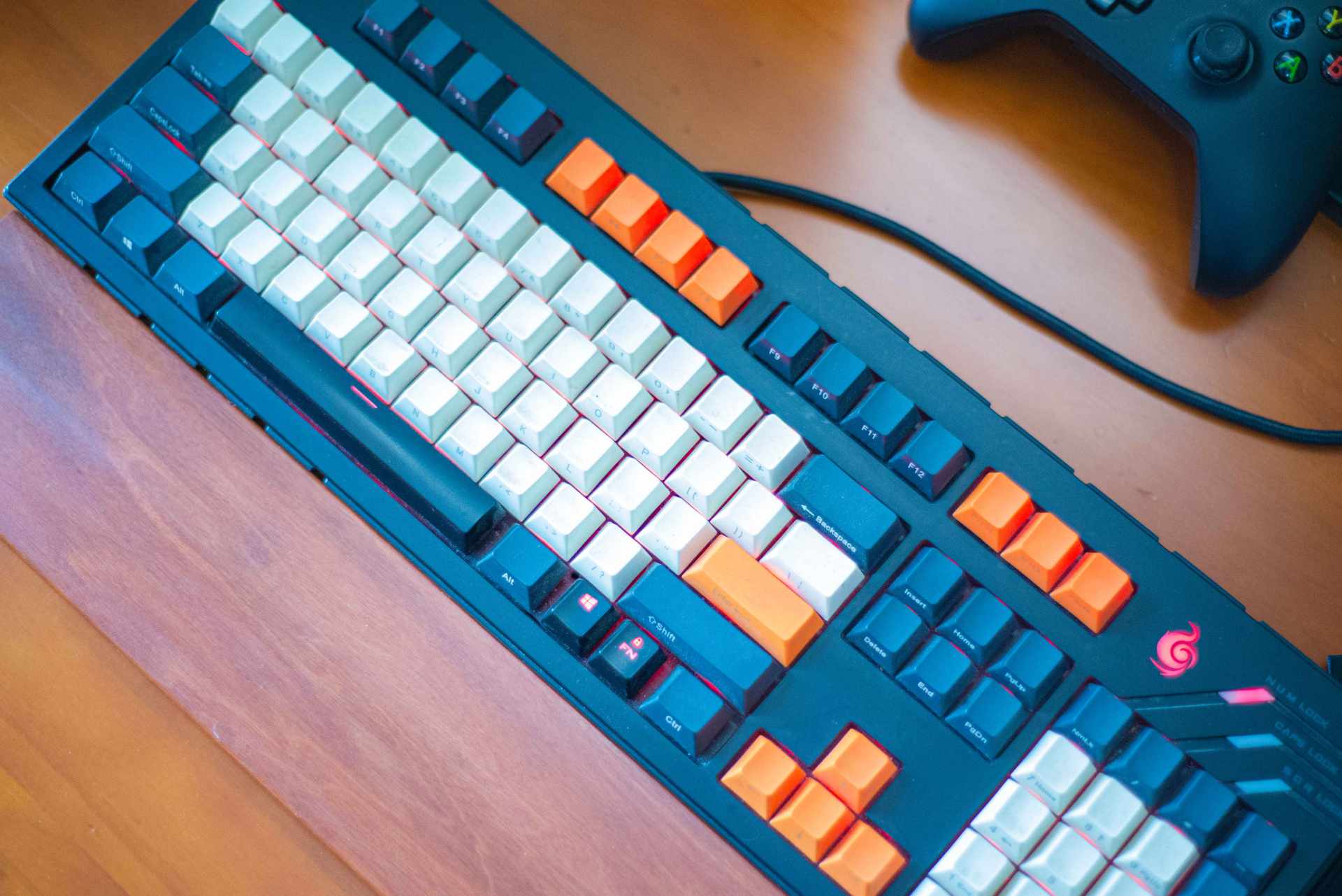 电脑显示器双屏上下支架推荐,显示器桌面挂式两用支架