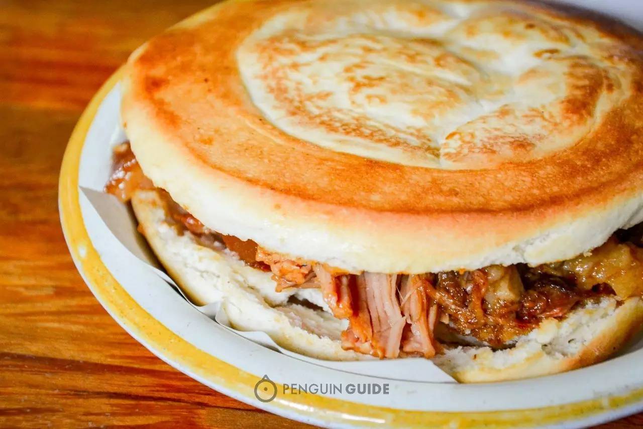 吃西安肉夹馍图片,吃西安肉夹馍视频