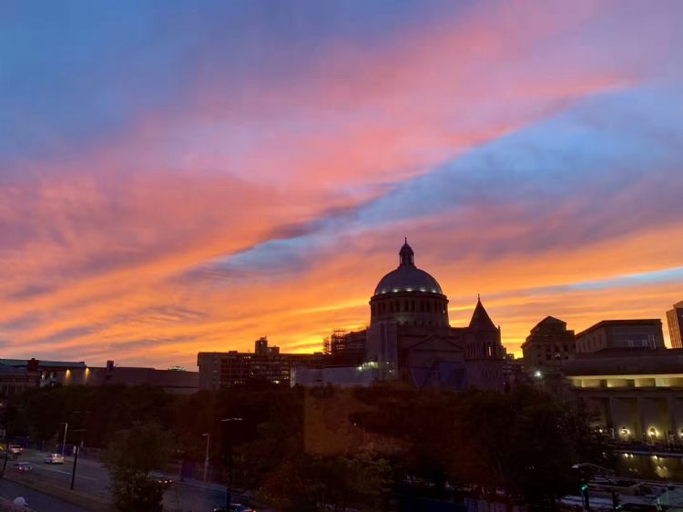 9名中国留学生机场被遣返,9名留学生被美国遣返