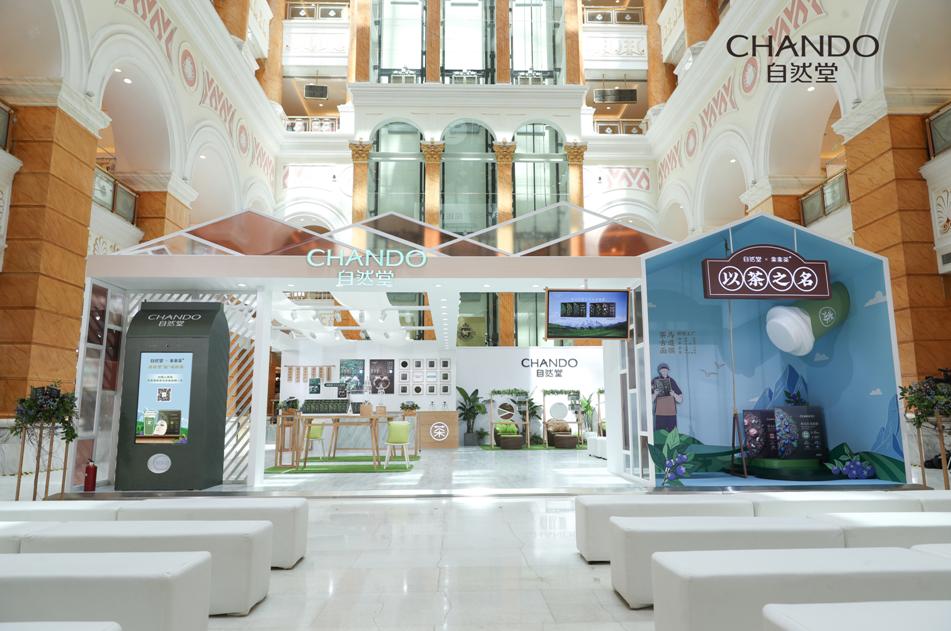 蕾哈娜进军时尚界,时尚美女蕾哈娜