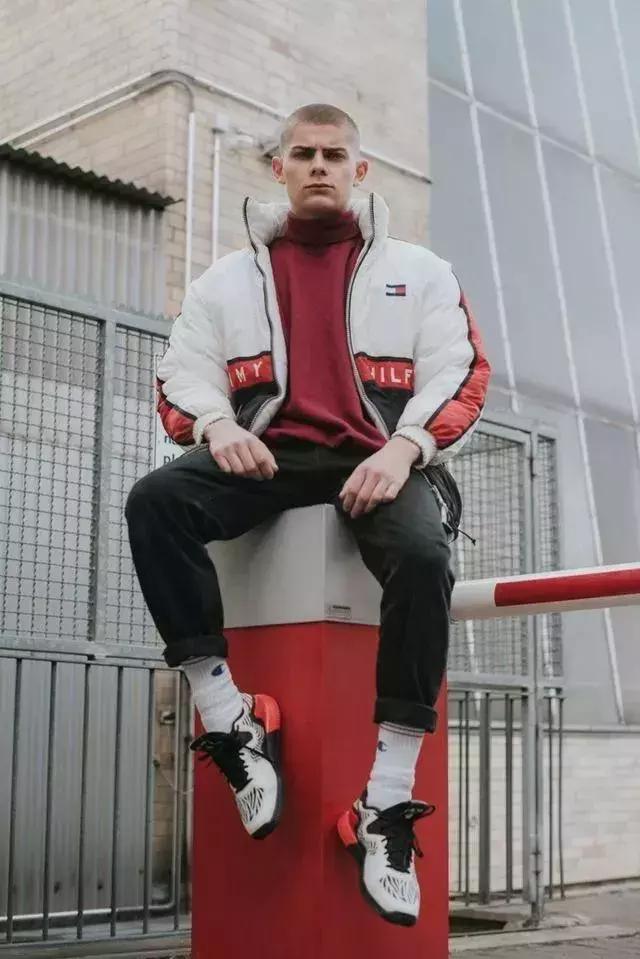 潮爆了｜冬天羽绒服穿腻了，可以试试这种复古运动风