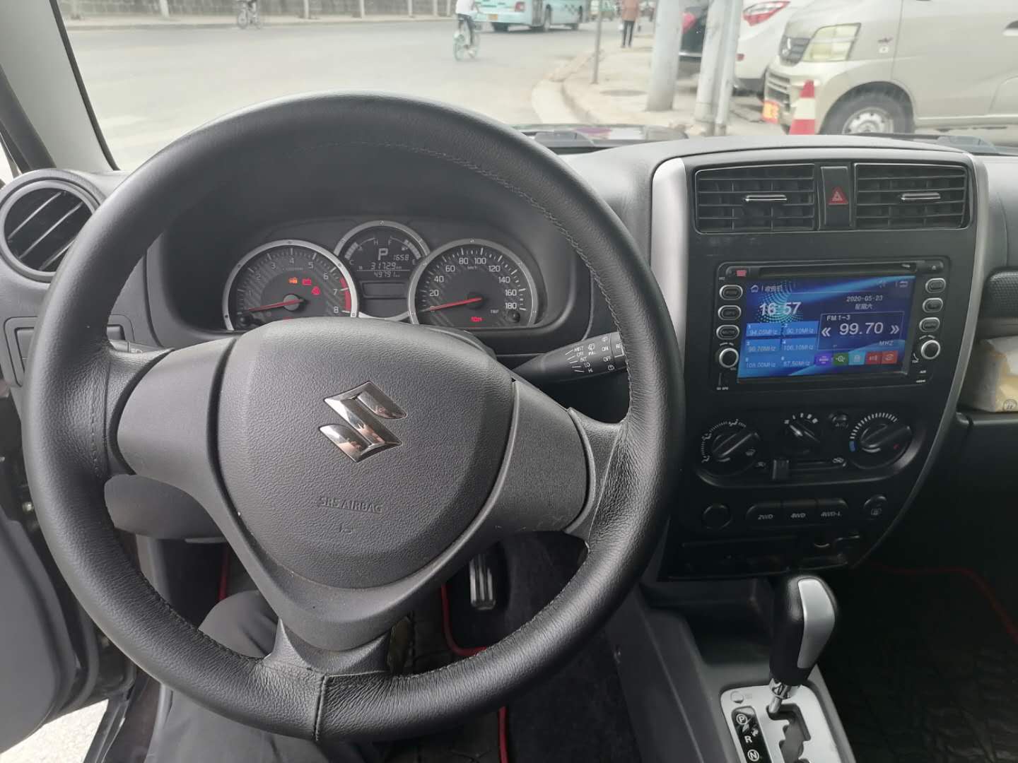 略显可爱的越野车铃木吉姆尼,二手吉姆尼越野能力有多强