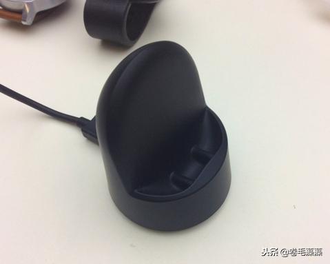 moto360一代和二代的对比,moto360二代和一代对比