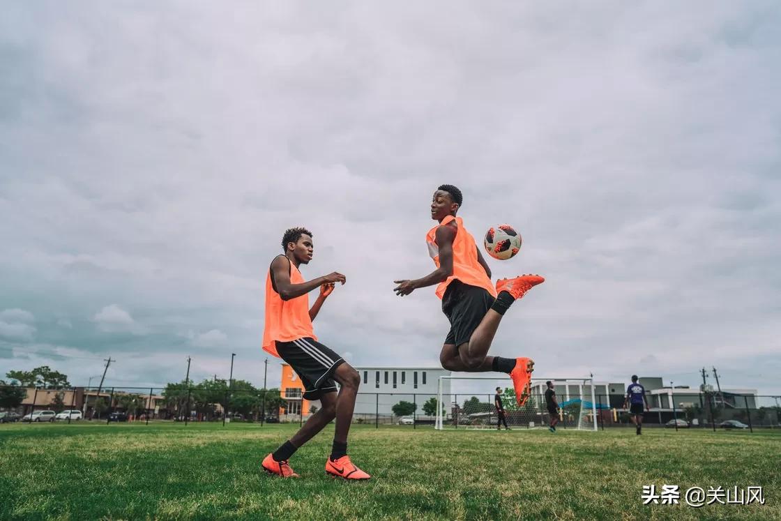 足球是一个共同的目标——年轻的难民如何通过足球找到归属和机会