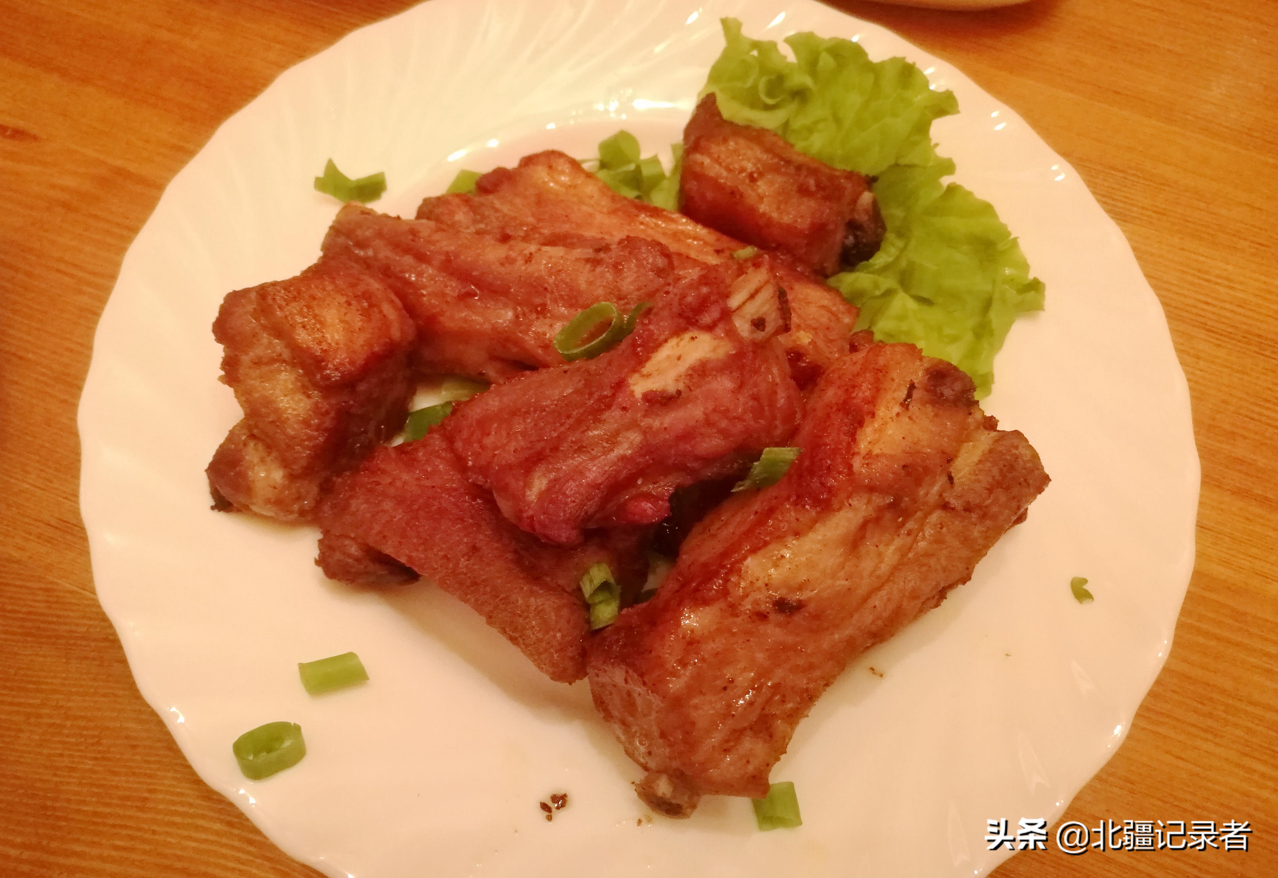 俄罗斯大叔用这些食材招待中国好朋友，中国大叔有话说