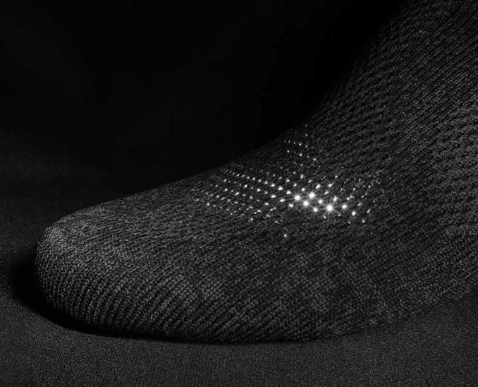 好轻、好穿、好舒服，双脚自由呼吸