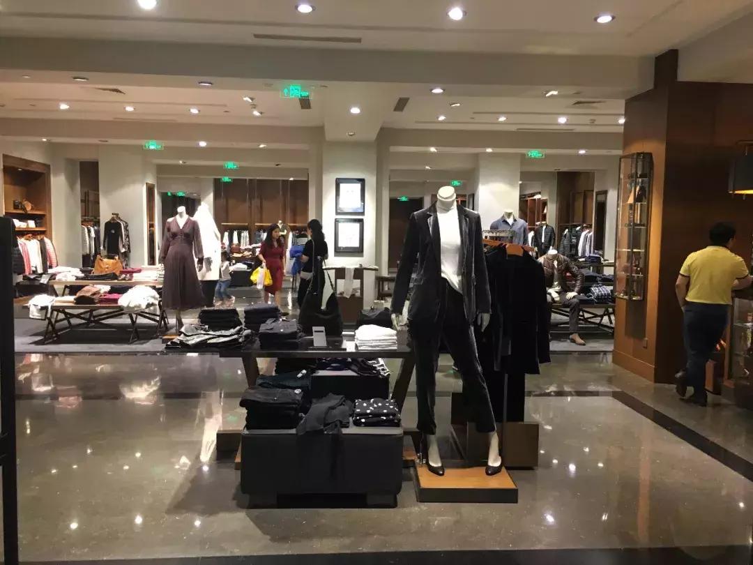 太平鸟和优衣库,优衣库穿着