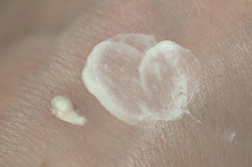 保湿眼霜推荐10款,18岁天生黑眼圈眼袋眼霜推荐平价