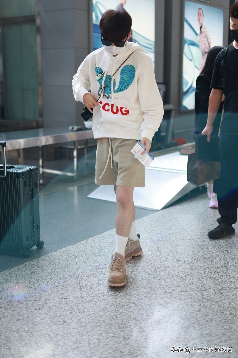 汪苏泷弗斯特专辑销量,汪苏泷微微一笑很倾城领奖现场