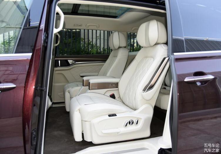 威然和gl8哪个上档次,威然和gl8哪个操作性更强