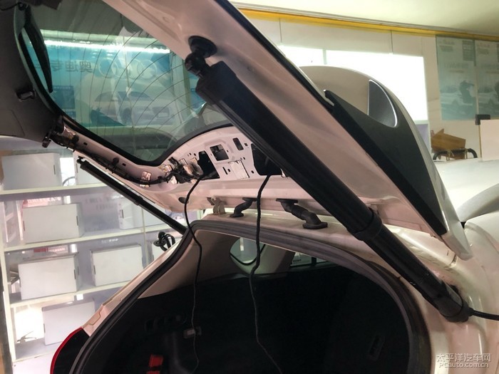 满意的静音电动尾门-门博士产品装车