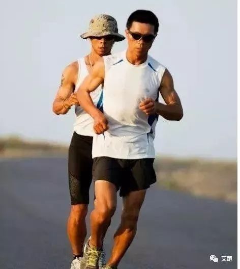 从南极跑到北极第一人,小伙从南极跑到北极