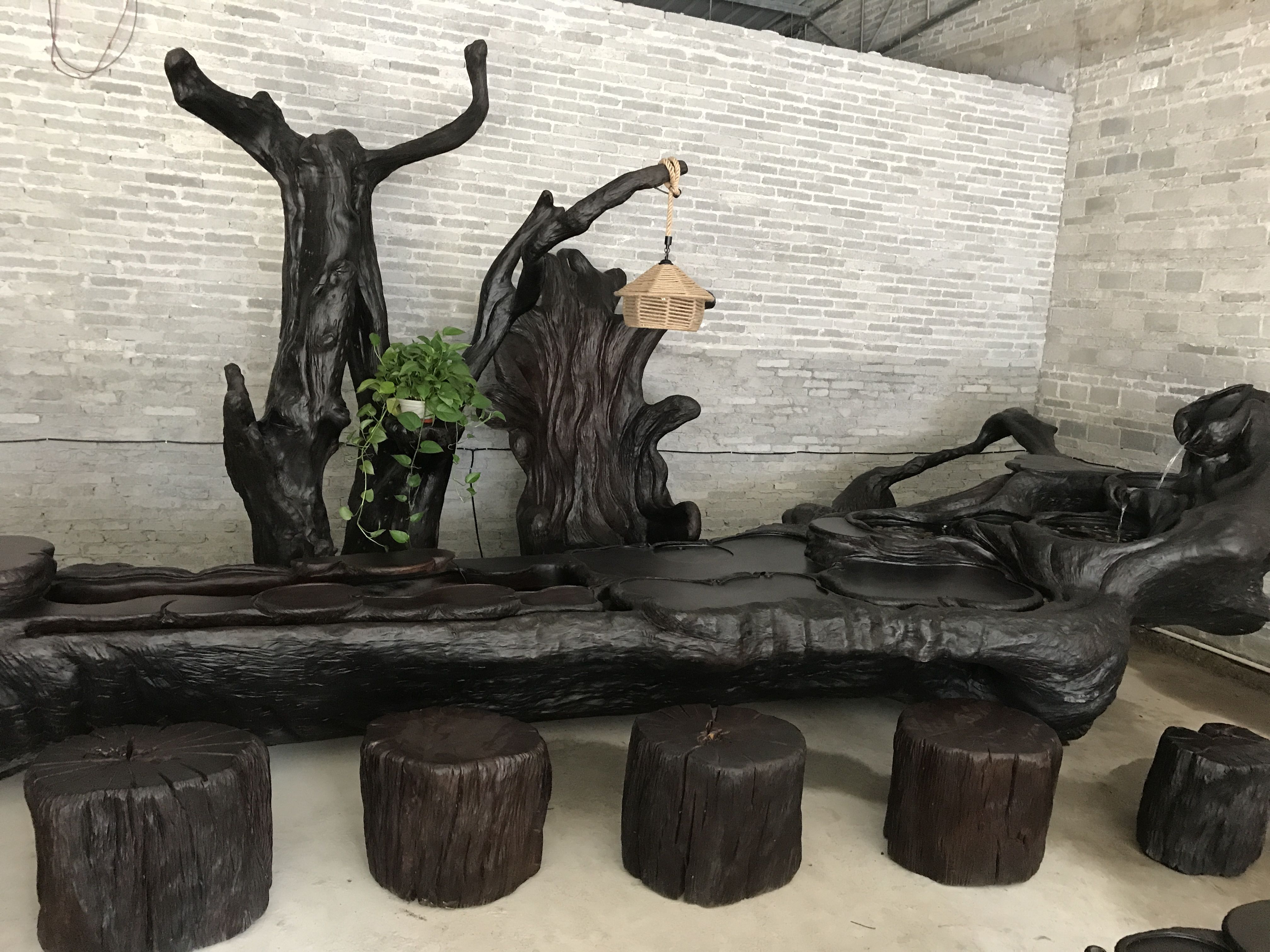 乌木与阴沉木的区别,乌木和阴沉木的区别在哪里