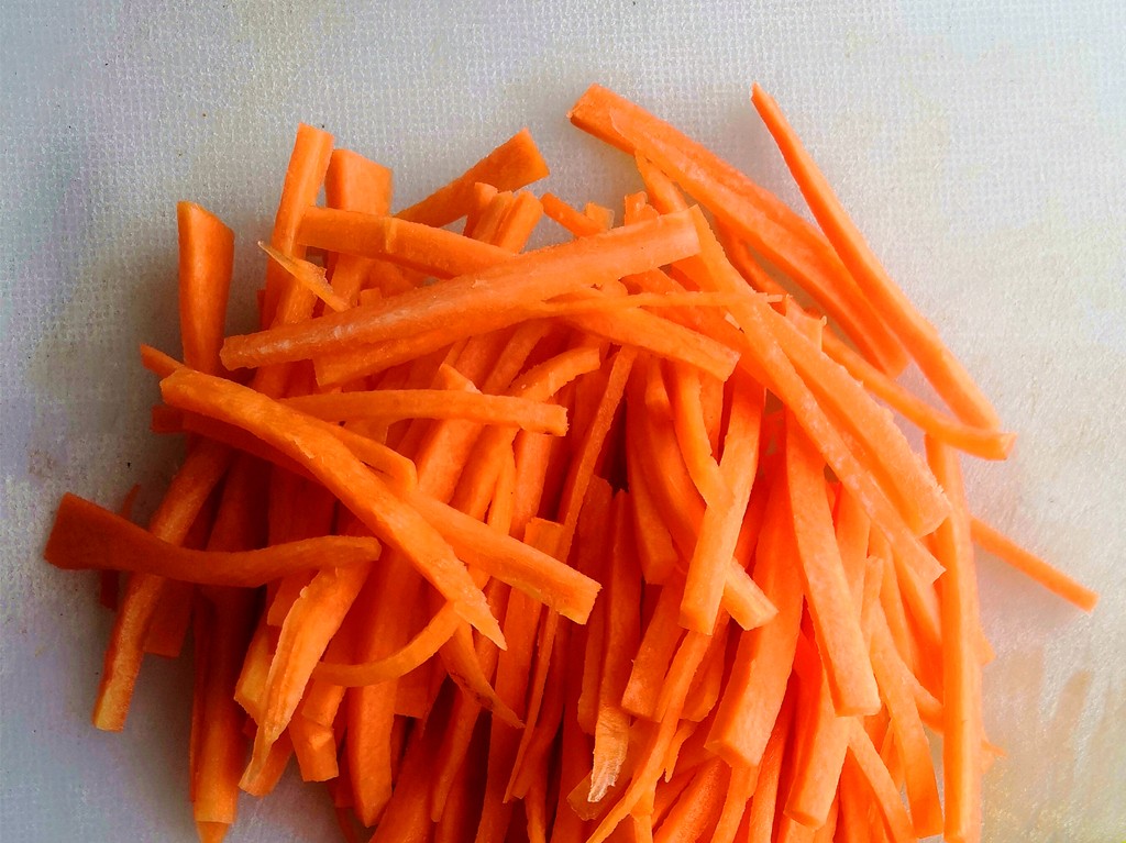 牛肉汤怎么做才能肉嫩汤鲜呢,好喝的牛肉汤家常做法