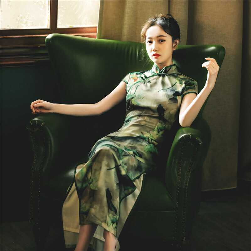 平胸女人怎样才不会被嫌弃,平胸的女人怎么样才能改善