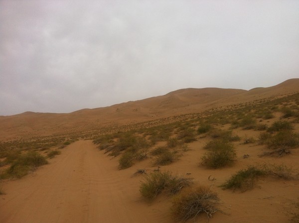 徒步穿越巴丹吉林沙漠路线,穿越巴丹吉林沙漠四日游