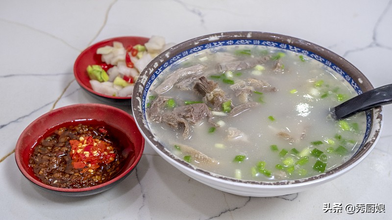 炖羊肉汤是不是先焯水啊,炖羊肉汤前要炒一下吗