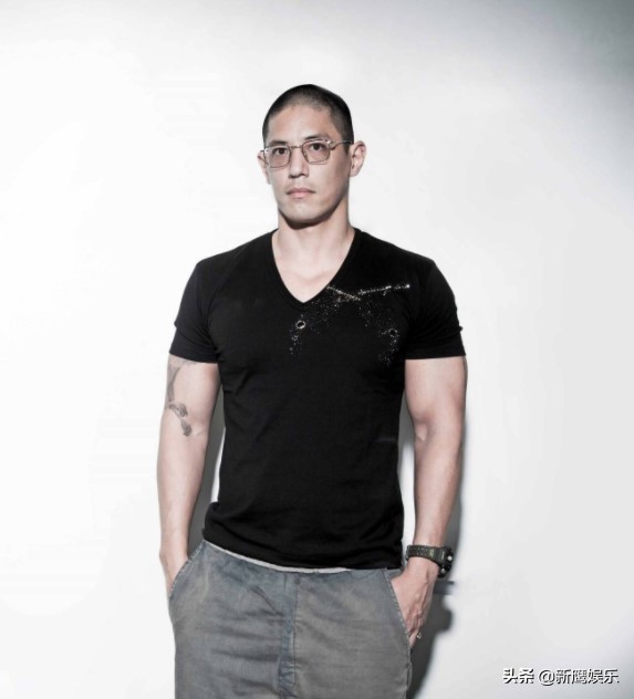 落魄时疯狂追求名媛妻子，功成名就后出轨，离婚拖欠赡养费