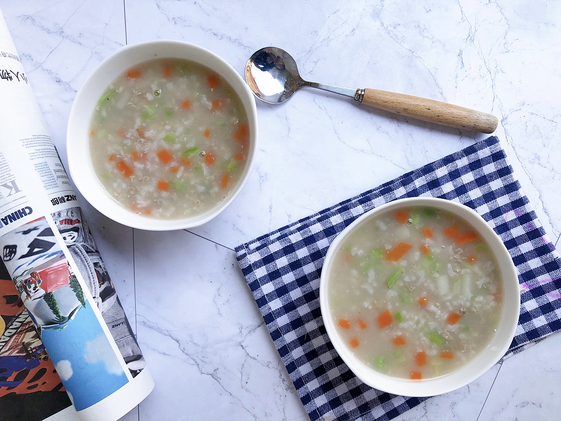 秋季润肺养胃粥早餐做给家人吃吧,秋季养生粥多喝养胃还能解决秋燥