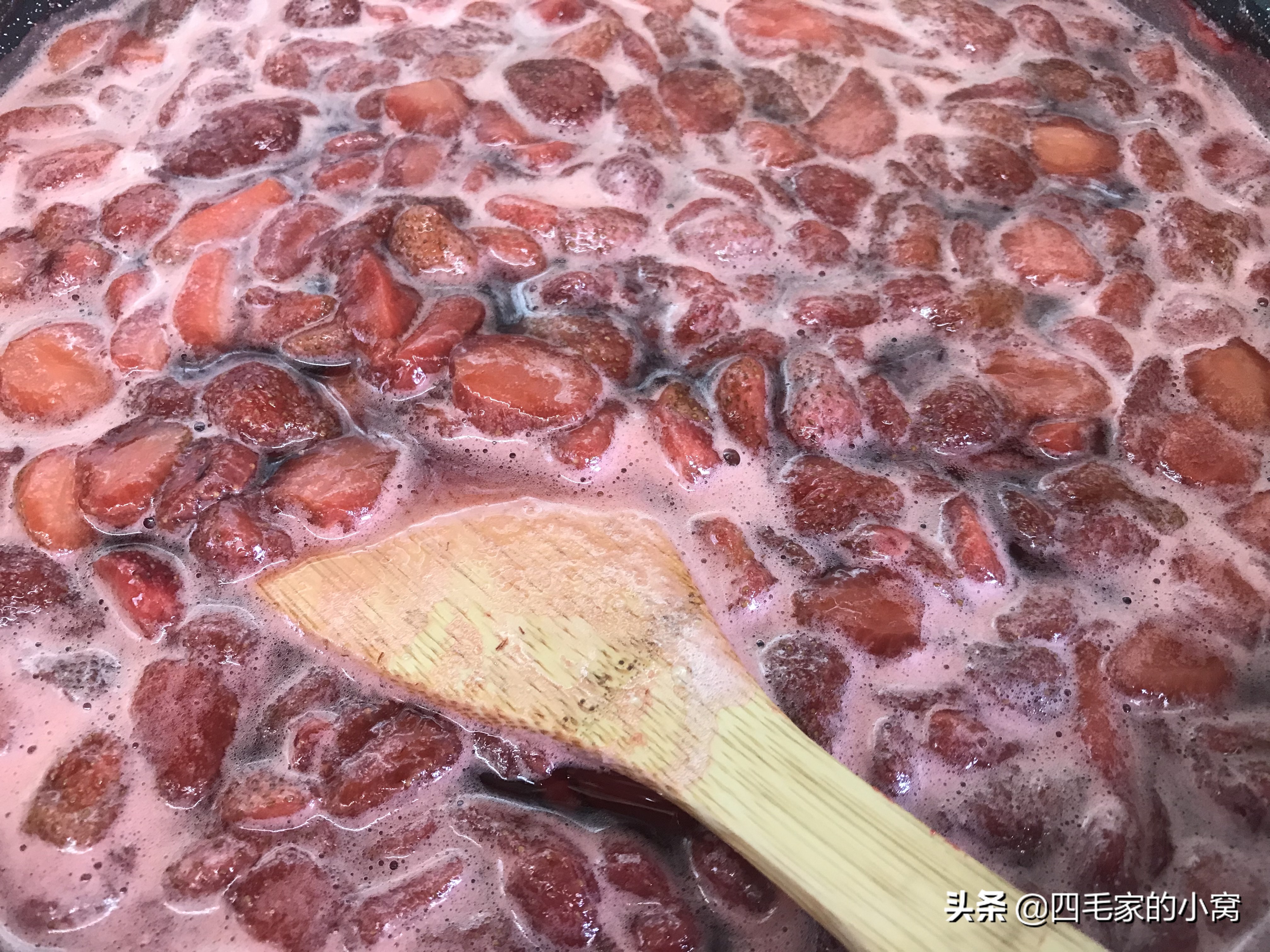 水果奢侈吃法，用自制零添加大果粒水果酱，制作爆款夏季清凉沁饮