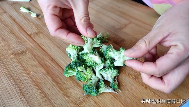 家庭版披萨的做法用什么面粉,简单一招学会披萨基础做法