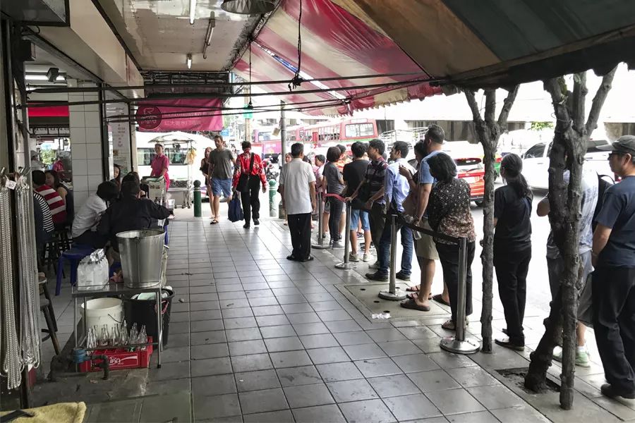 悦泰曼谷水门鸡饭,曼谷水门鸡饭做法
