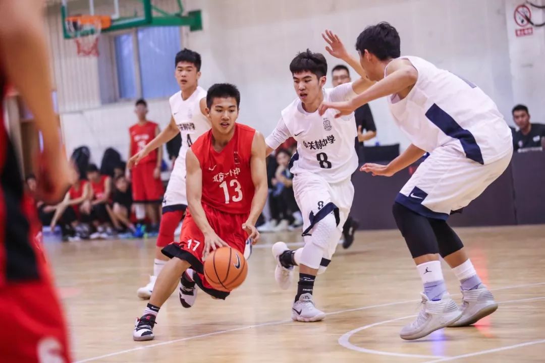 新·十六强齐亮相高中赛场见*力暴**隔扣丨18-19耐克高中联赛