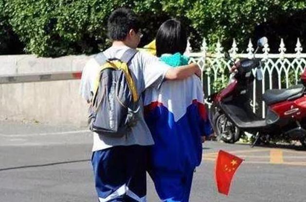 班主任是怎么发现早恋的,班主任是如何发现你早恋