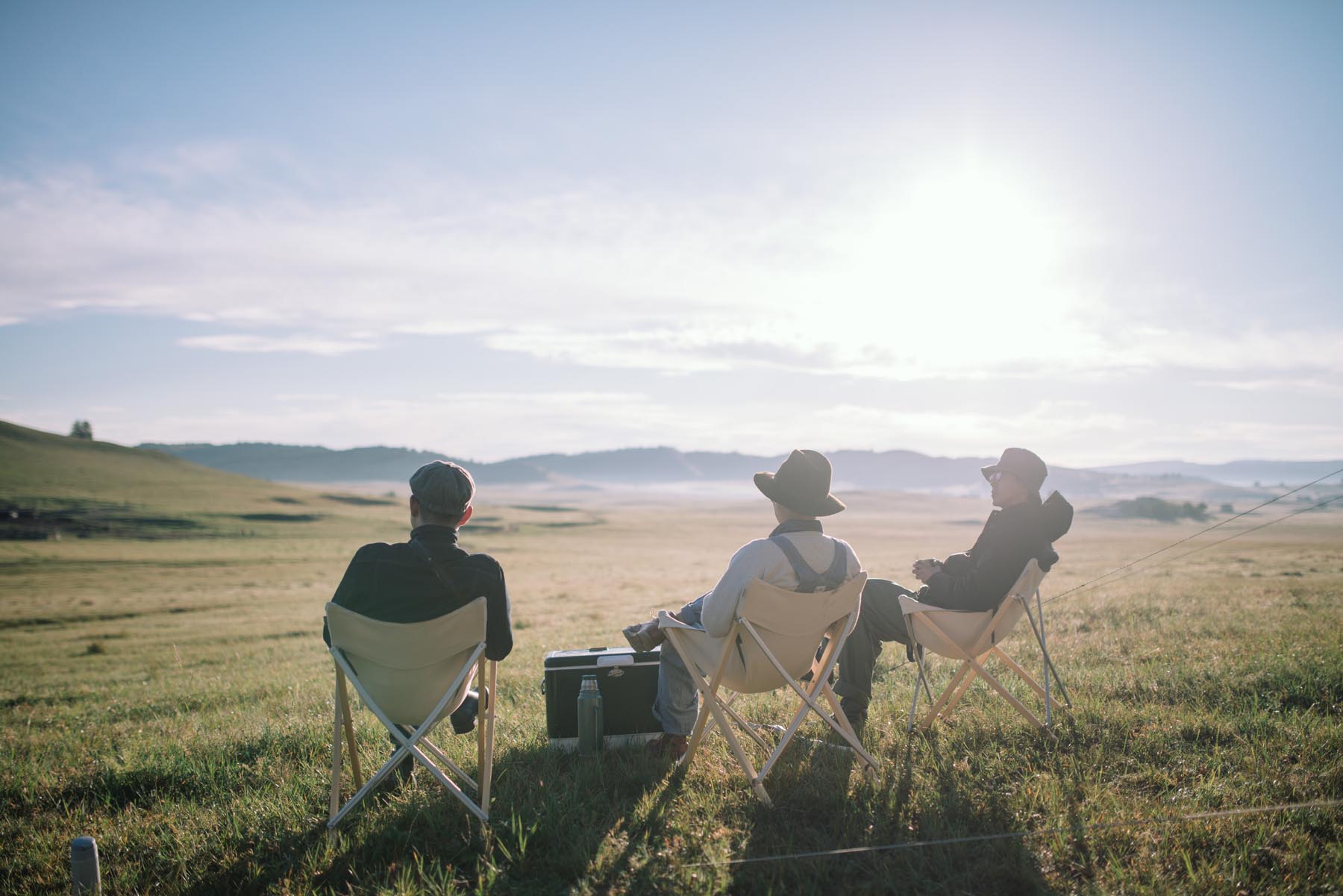 拥有这21件高颜值户外装备，让我们的草原野餐会像家里般优雅