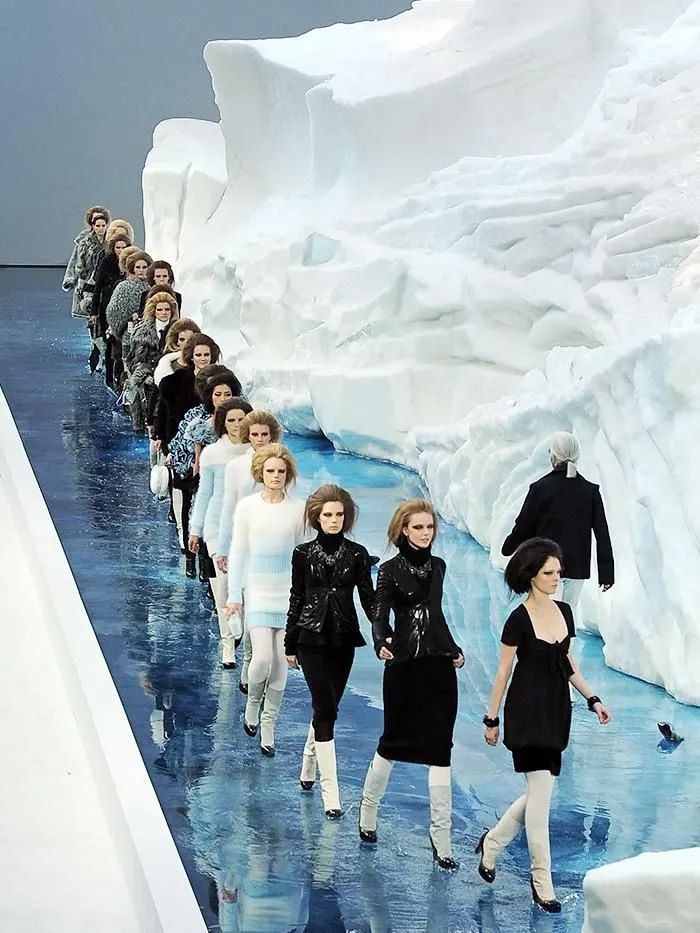 香奈儿限购,香奈儿包包涨价尝到恶果